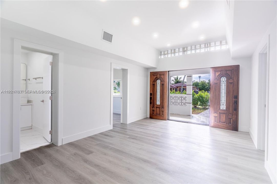 На продажу: $649,900 (3 спален, 2 ванн, 1110 Квадратных фут)