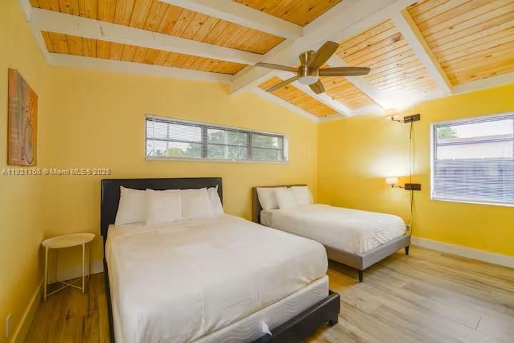 For Sale: $1,049,000 (3 beds, 3 baths, 1716 Square Feet)