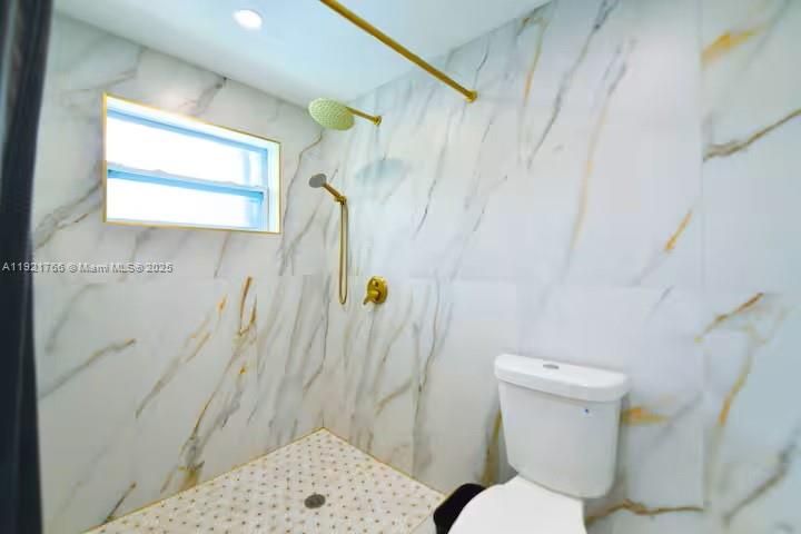 For Sale: $1,049,000 (3 beds, 3 baths, 1716 Square Feet)