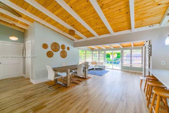 For Sale: $1,049,000 (3 beds, 3 baths, 1716 Square Feet)