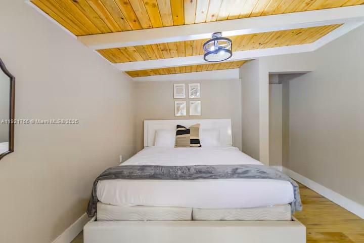 For Sale: $1,049,000 (3 beds, 3 baths, 1716 Square Feet)