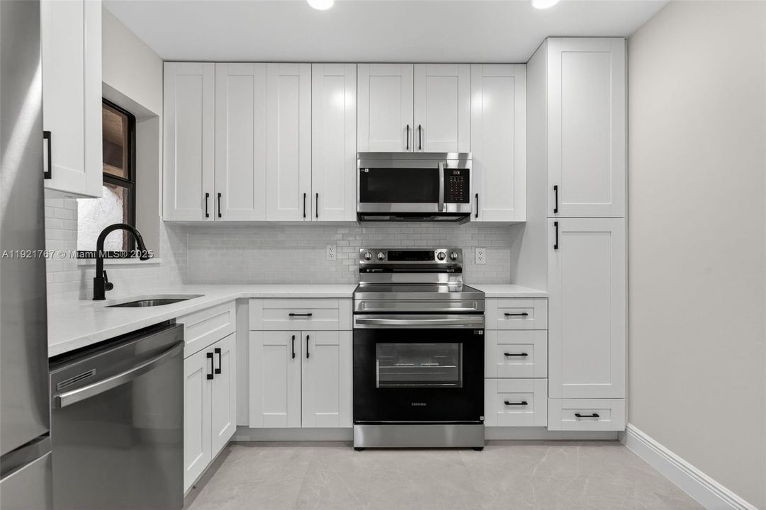 待售: $337,000 (3 贝兹, 2 浴室, 1115 平方英尺)