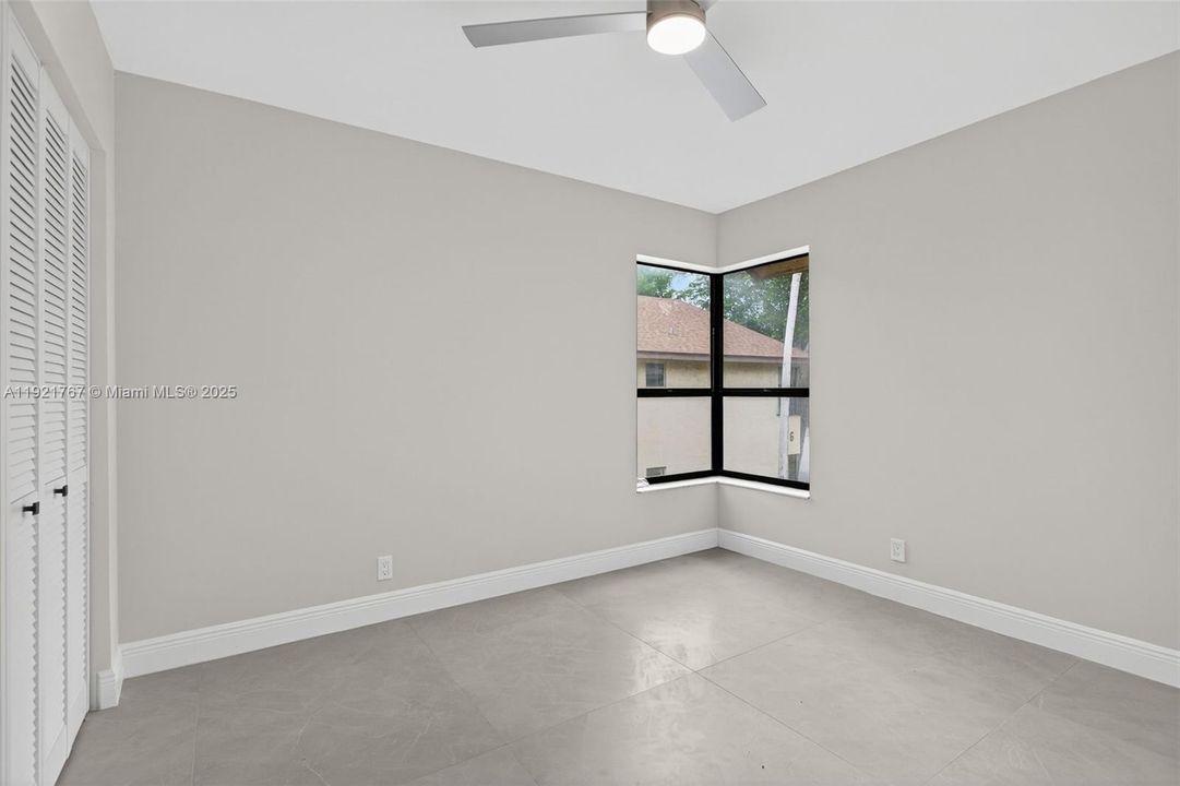 待售: $337,000 (3 贝兹, 2 浴室, 1115 平方英尺)