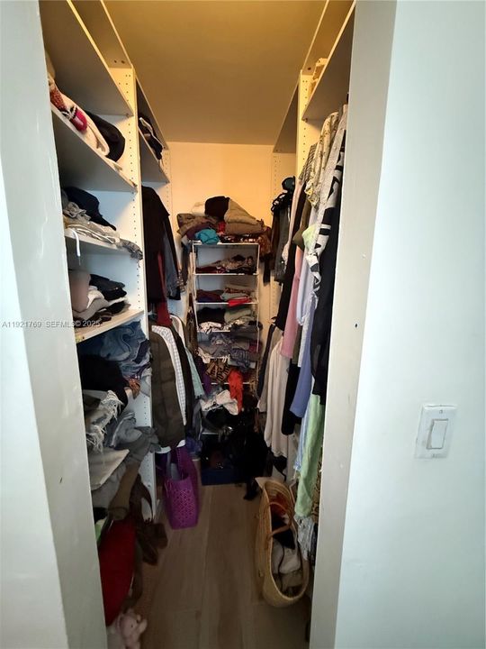 For Rent: $4,700 (3 beds, 2 baths, 1367 Square Feet)