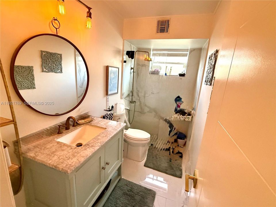 For Rent: $4,700 (3 beds, 2 baths, 1367 Square Feet)