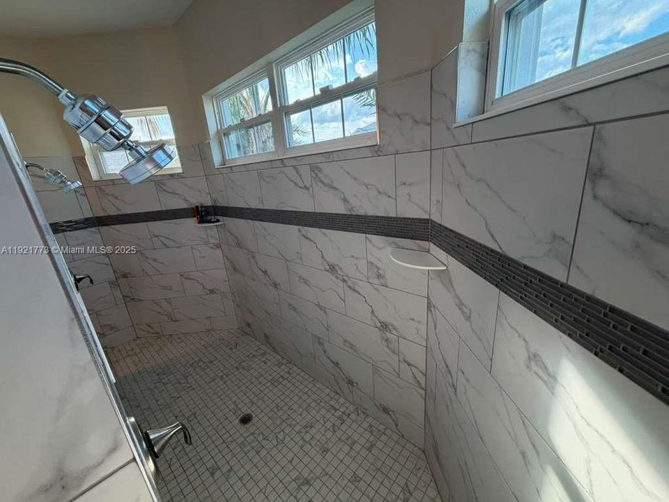 На продажу: $650,000 (4 спален, 3 ванн, 3145 Квадратных фут)