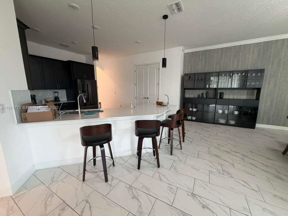 На продажу: $650,000 (4 спален, 3 ванн, 3145 Квадратных фут)