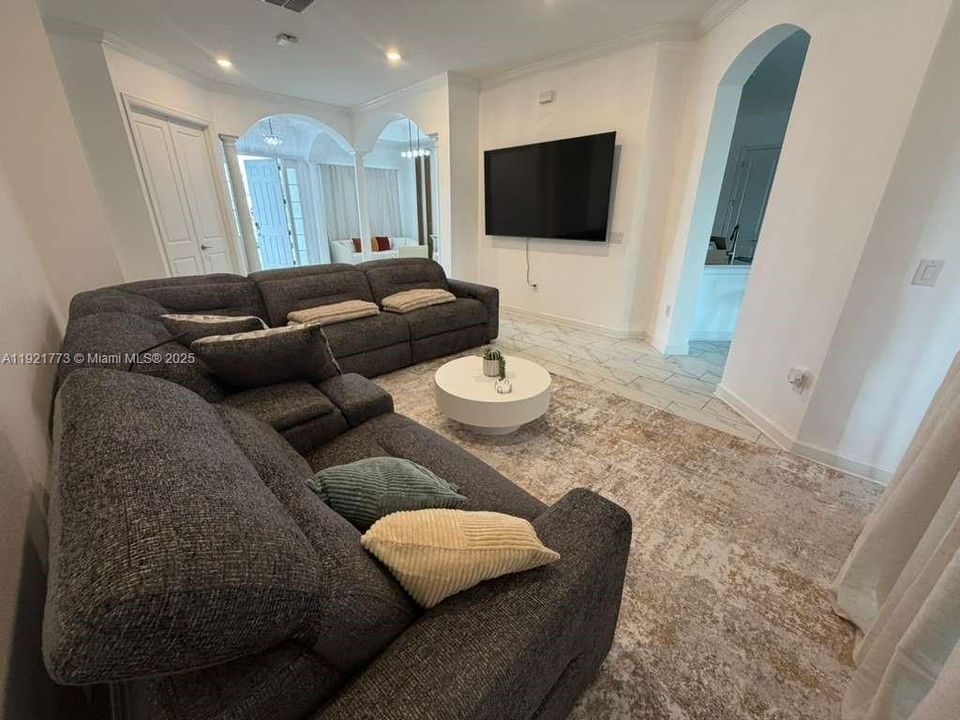 На продажу: $650,000 (4 спален, 3 ванн, 3145 Квадратных фут)