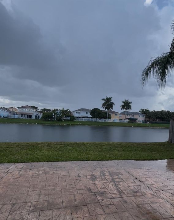 For Rent: $1,100 (1 beds, 1 baths, 1790 Square Feet)