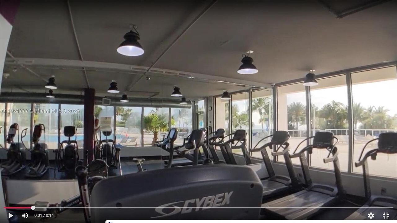 For Sale: $399,000 (1 beds, 1 baths, 550 Square Feet)