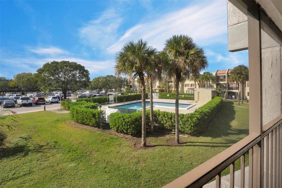 For Rent: $2,300 (2 beds, 2 baths, 1106 Square Feet)