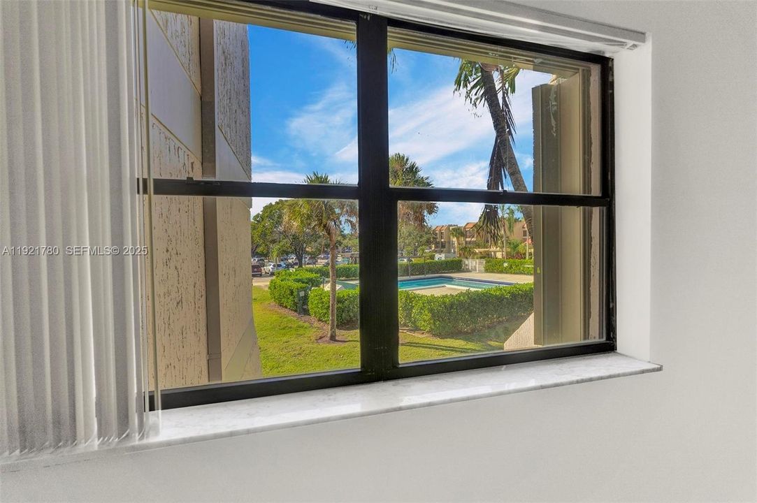 For Rent: $2,300 (2 beds, 2 baths, 1106 Square Feet)