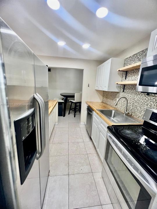 For Sale: $117,500 (2 beds, 1 baths, 774 Square Feet)