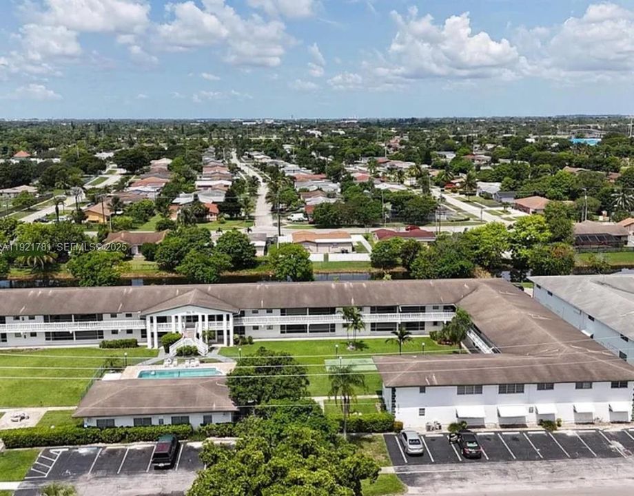 For Sale: $117,500 (2 beds, 1 baths, 774 Square Feet)