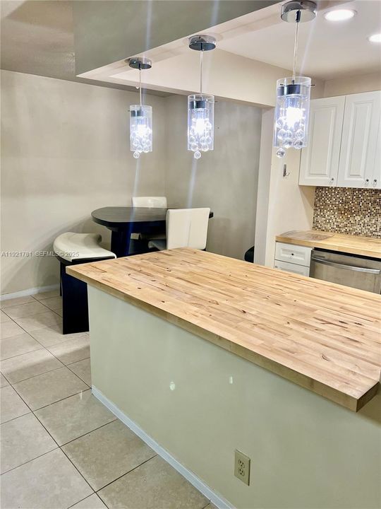 For Sale: $117,500 (2 beds, 1 baths, 774 Square Feet)