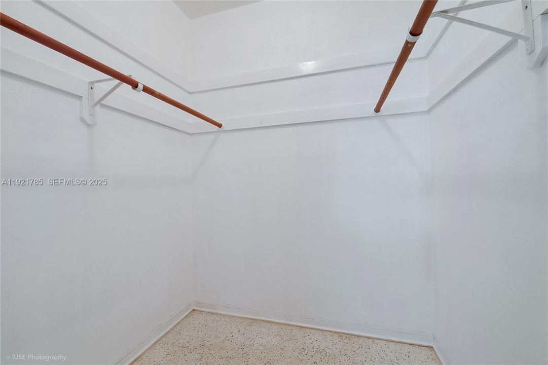 For Sale: $1,275,000 (3 beds, 2 baths, 1575 Square Feet)