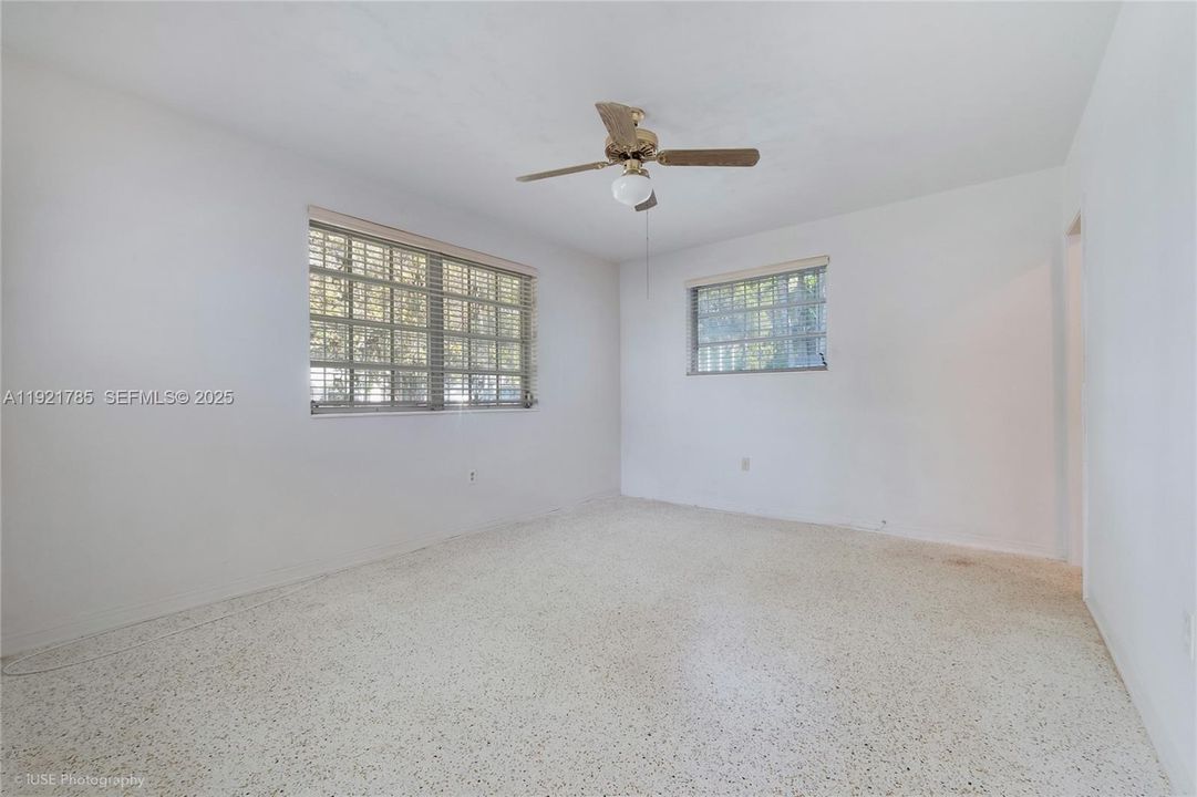 For Sale: $1,275,000 (3 beds, 2 baths, 1575 Square Feet)