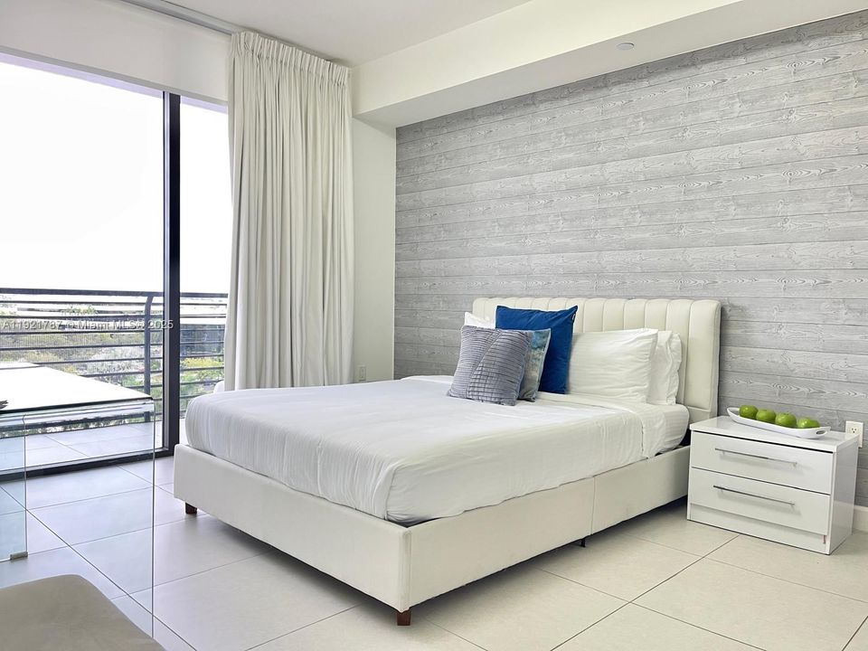 На продажу: $619,900 (2 спален, 2 ванн, 1032 Квадратных фут)