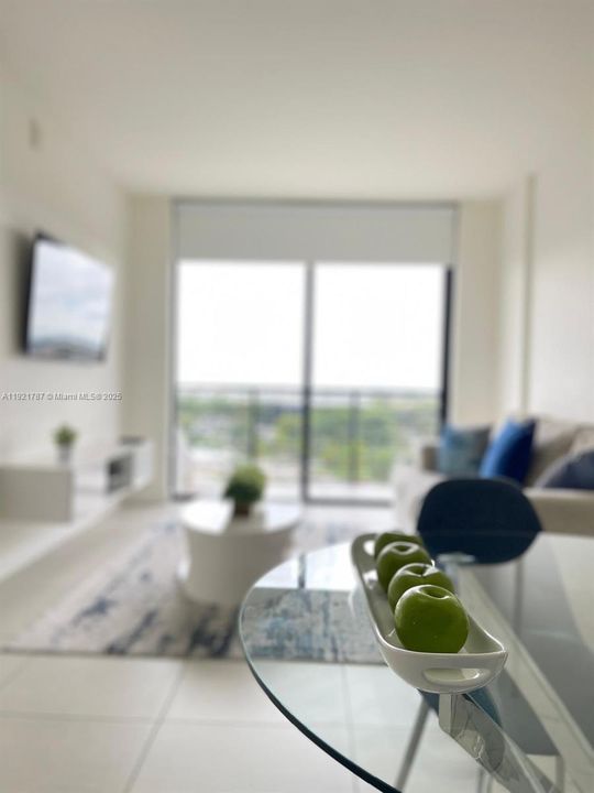 На продажу: $619,900 (2 спален, 2 ванн, 1032 Квадратных фут)