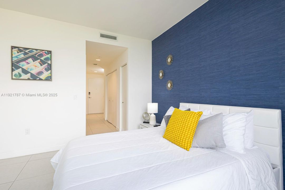 На продажу: $619,900 (2 спален, 2 ванн, 1032 Квадратных фут)