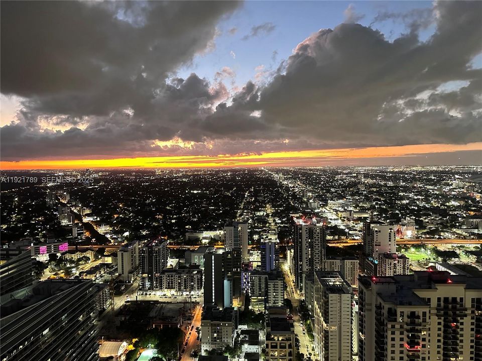 На продажу: $1,849,500 (2 спален, 2 ванн, 1249 Квадратных фут)