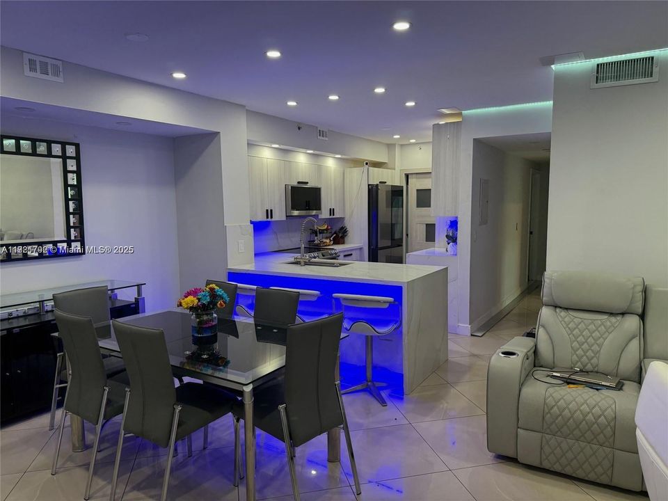 待售: $385,000 (3 贝兹, 2 浴室, 1192 平方英尺)