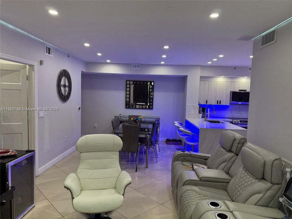 待售: $385,000 (3 贝兹, 2 浴室, 1192 平方英尺)