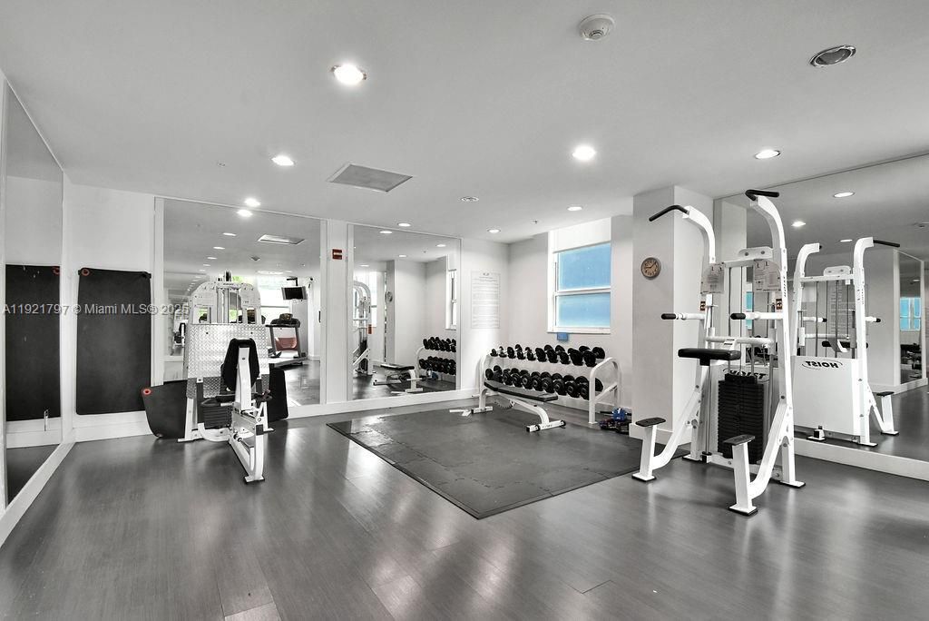 出租: $3,500 (2 贝兹, 2 浴室, 1078 平方英尺)