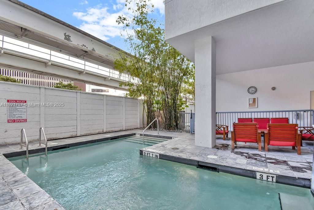 出租: $3,500 (2 贝兹, 2 浴室, 1078 平方英尺)