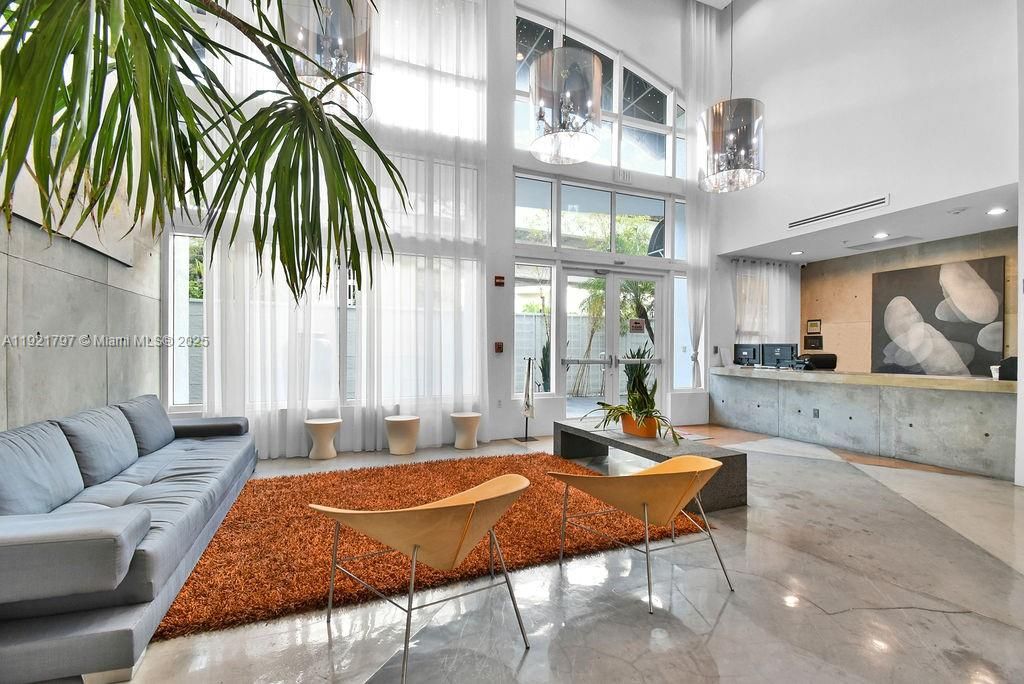 出租: $3,500 (2 贝兹, 2 浴室, 1078 平方英尺)