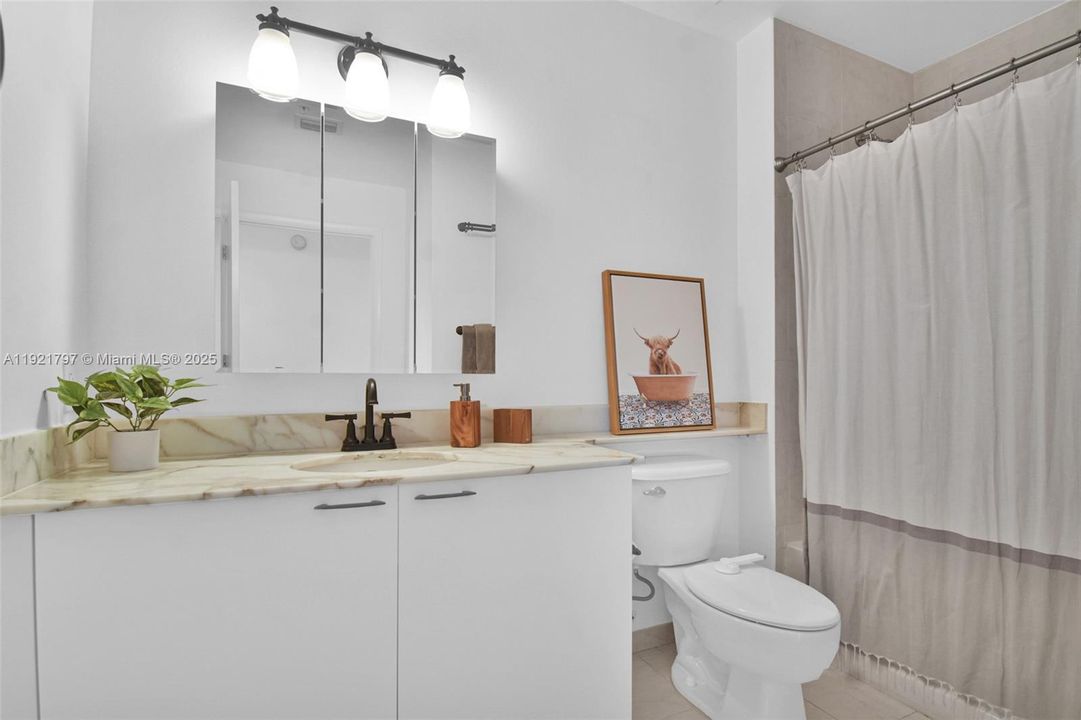 出租: $3,500 (2 贝兹, 2 浴室, 1078 平方英尺)