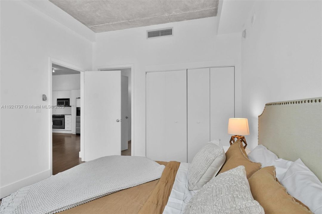 出租: $3,500 (2 贝兹, 2 浴室, 1078 平方英尺)