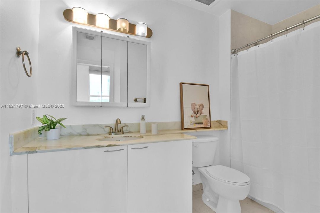 出租: $3,500 (2 贝兹, 2 浴室, 1078 平方英尺)