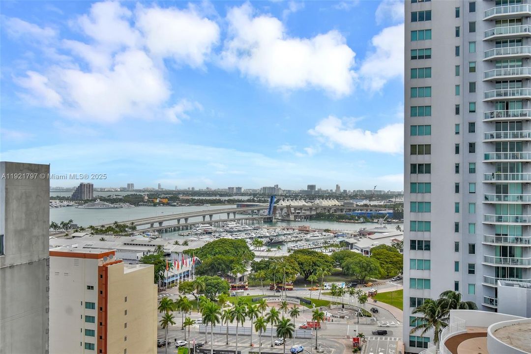 出租: $3,500 (2 贝兹, 2 浴室, 1078 平方英尺)