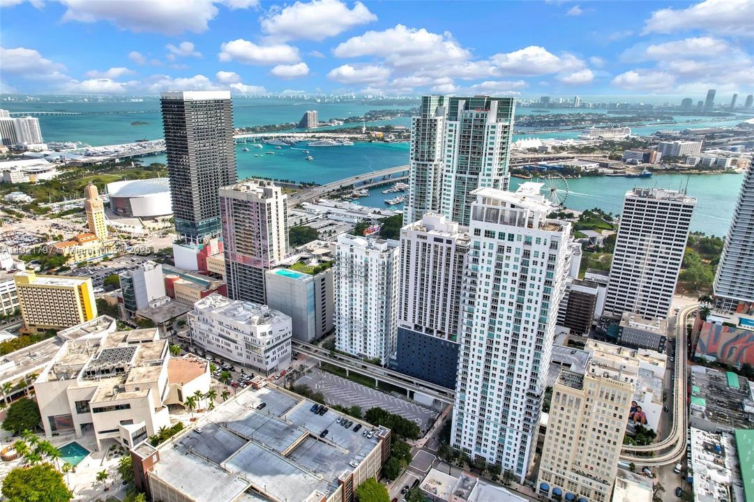 出租: $3,500 (2 贝兹, 2 浴室, 1078 平方英尺)