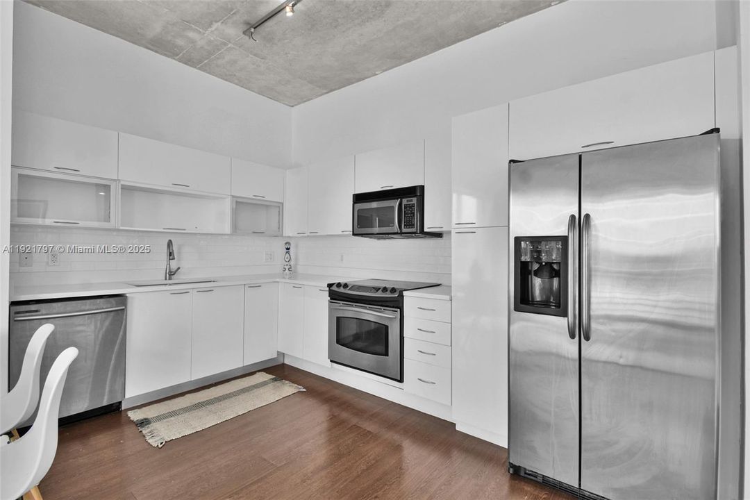 出租: $3,500 (2 贝兹, 2 浴室, 1078 平方英尺)