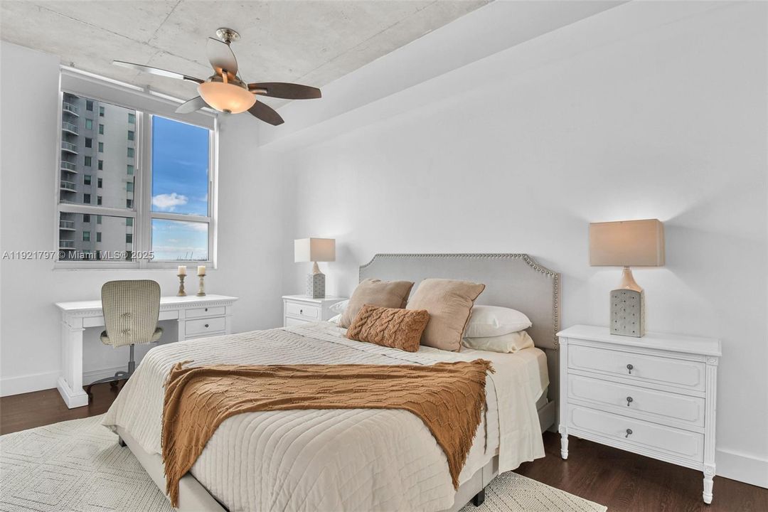 出租: $3,500 (2 贝兹, 2 浴室, 1078 平方英尺)