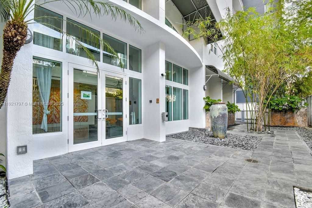 出租: $3,500 (2 贝兹, 2 浴室, 1078 平方英尺)