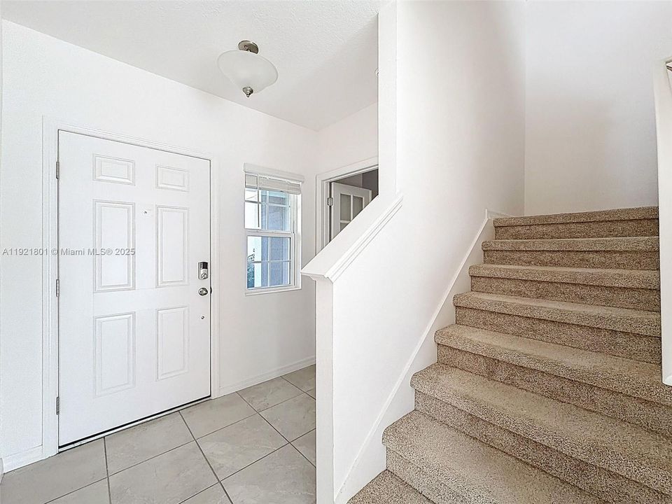 待售: $390,000 (4 贝兹, 2 浴室, 0 平方英尺)