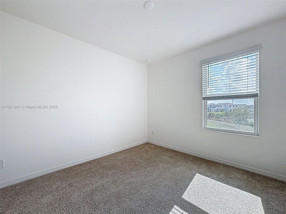 待售: $390,000 (4 贝兹, 2 浴室, 0 平方英尺)