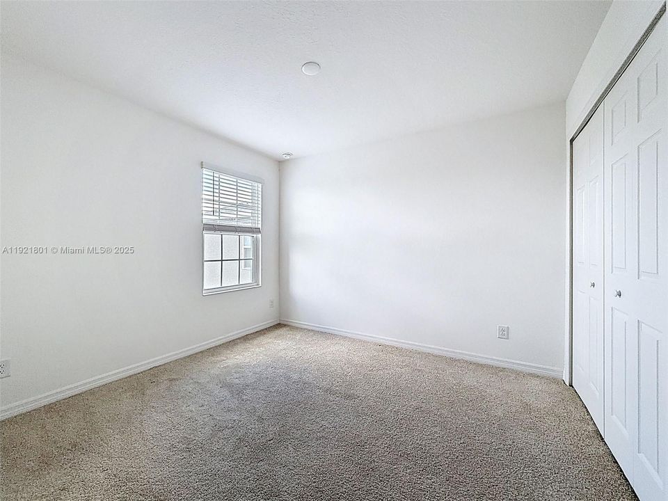 待售: $390,000 (4 贝兹, 2 浴室, 0 平方英尺)