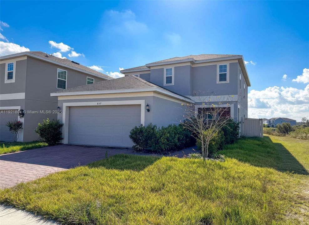 待售: $390,000 (4 贝兹, 2 浴室, 0 平方英尺)