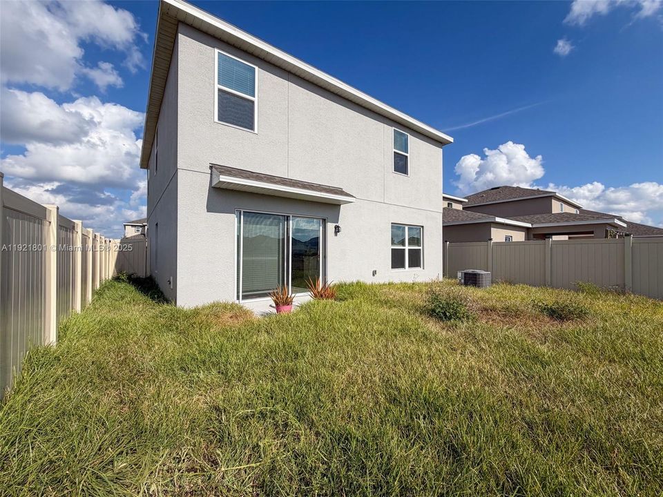 待售: $390,000 (4 贝兹, 2 浴室, 0 平方英尺)