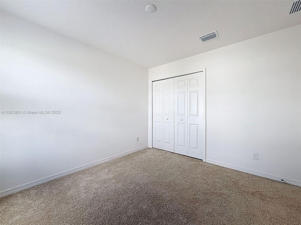 待售: $390,000 (4 贝兹, 2 浴室, 0 平方英尺)