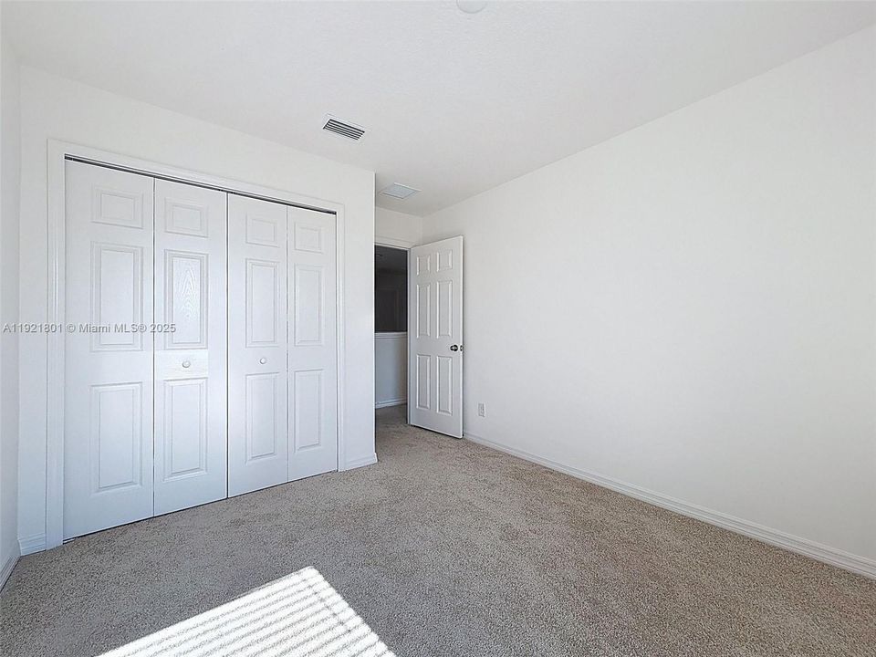 待售: $390,000 (4 贝兹, 2 浴室, 0 平方英尺)