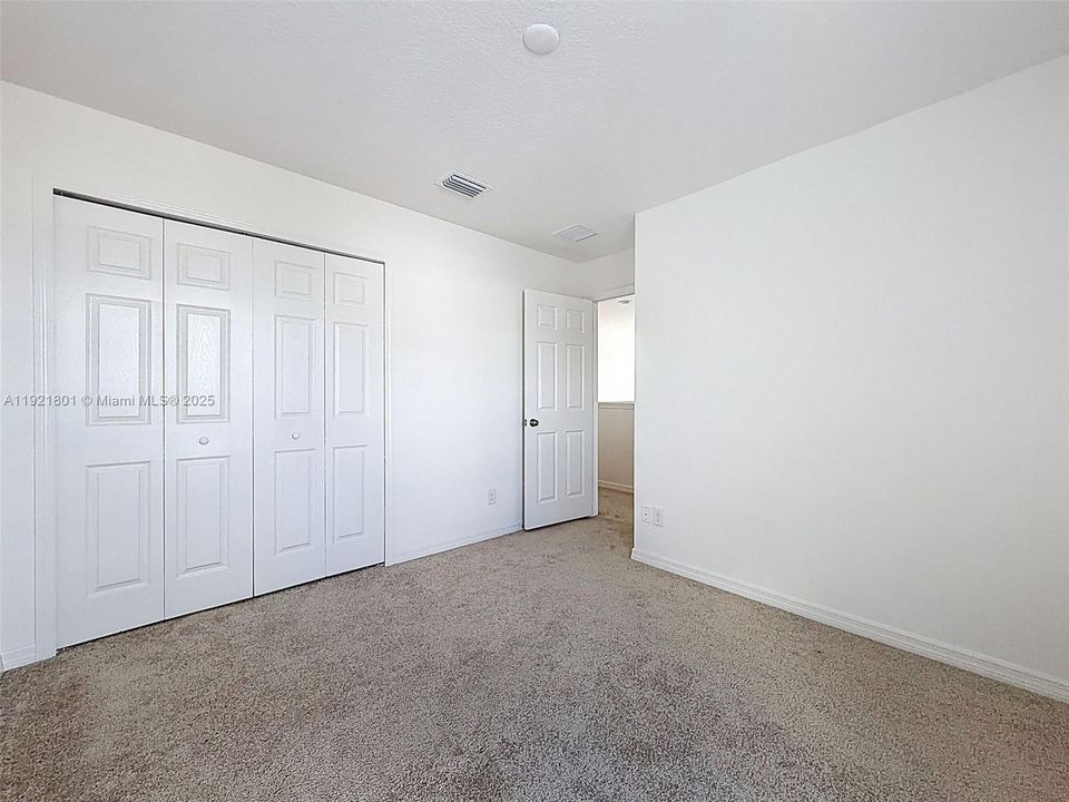 待售: $390,000 (4 贝兹, 2 浴室, 0 平方英尺)