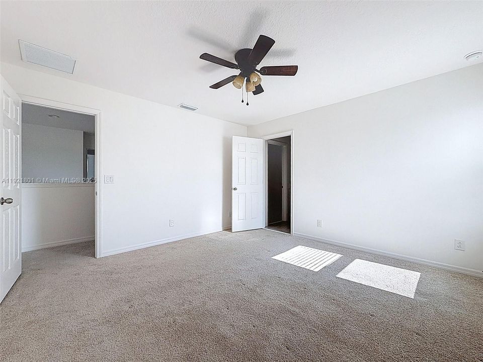 待售: $390,000 (4 贝兹, 2 浴室, 0 平方英尺)