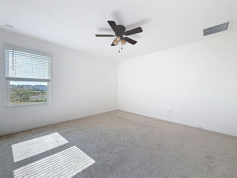 待售: $390,000 (4 贝兹, 2 浴室, 0 平方英尺)