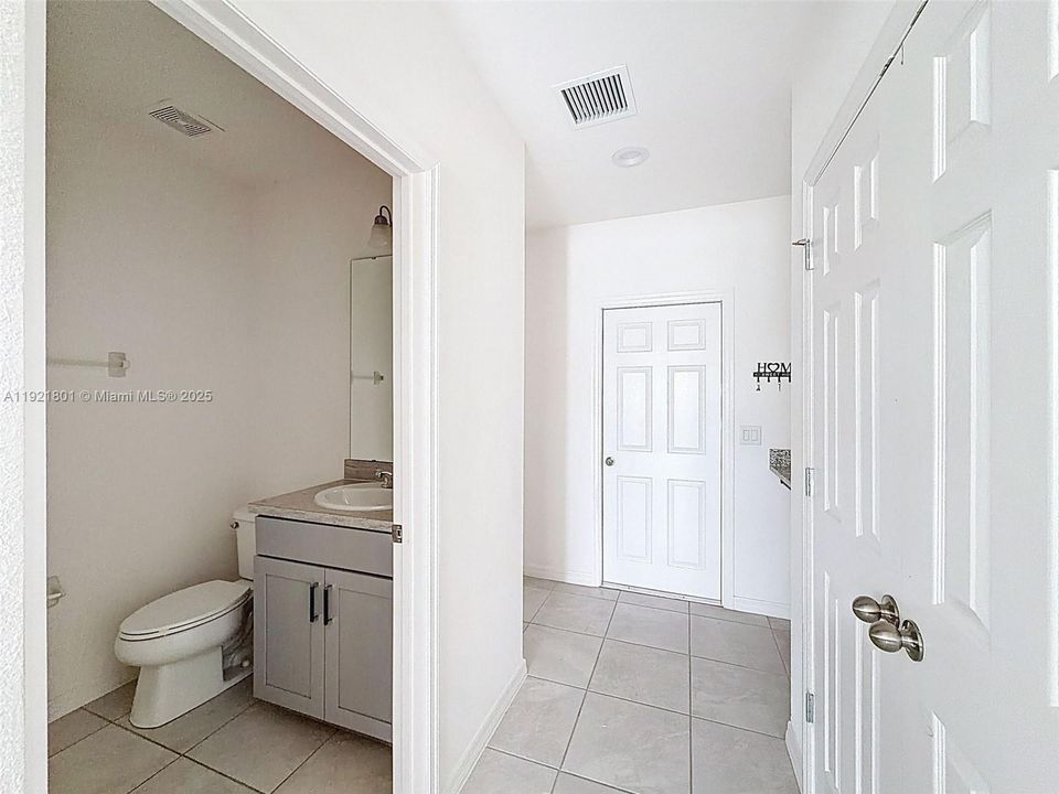 待售: $390,000 (4 贝兹, 2 浴室, 0 平方英尺)