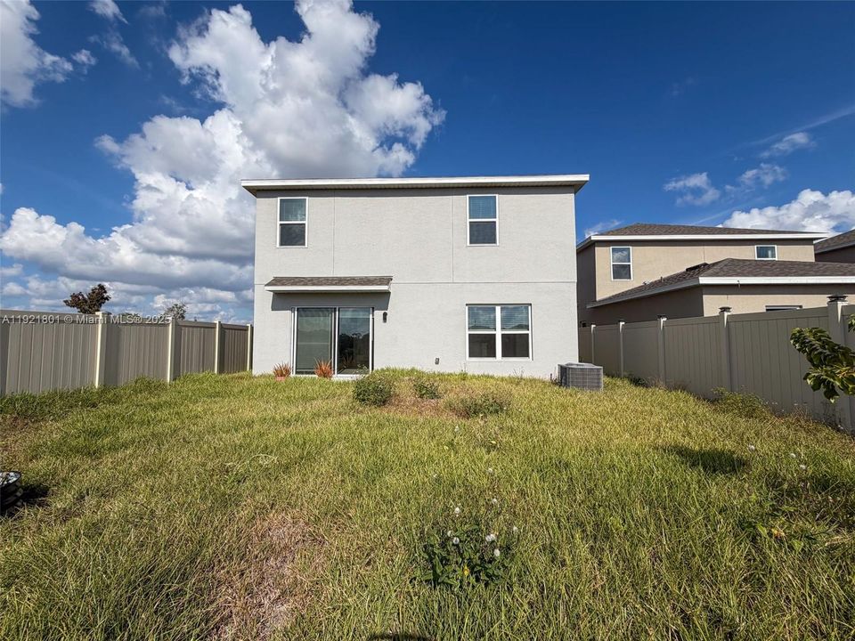 待售: $390,000 (4 贝兹, 2 浴室, 0 平方英尺)